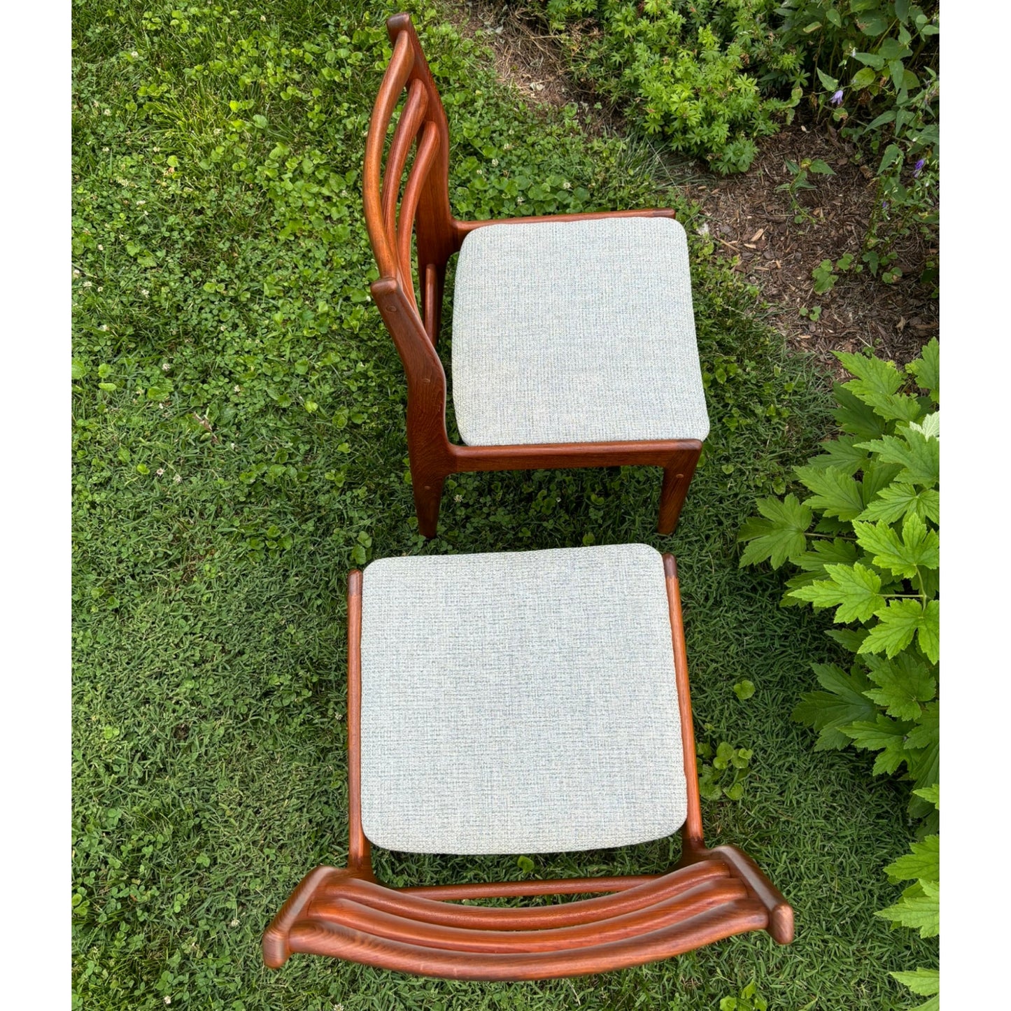 Mid Century Modern Style Dining Chairs