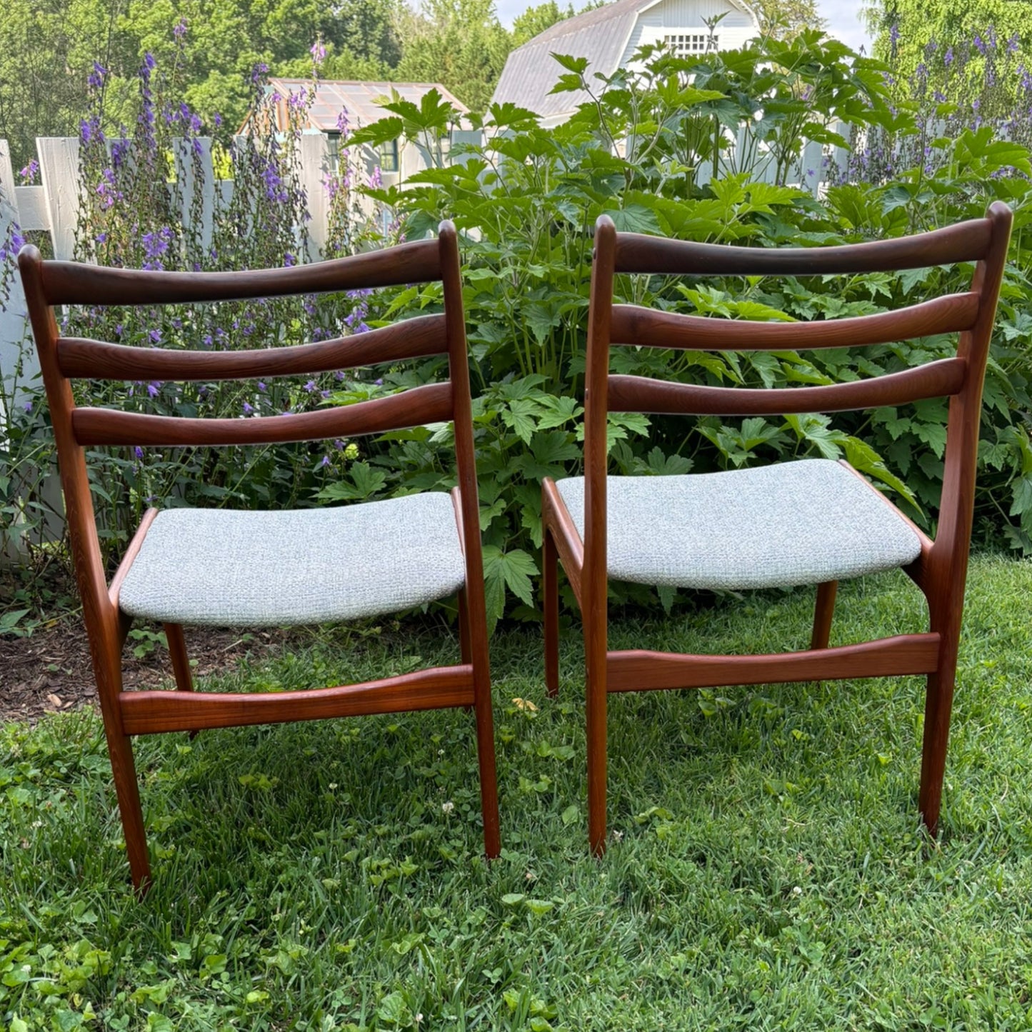 Mid Century Modern Style Dining Chairs