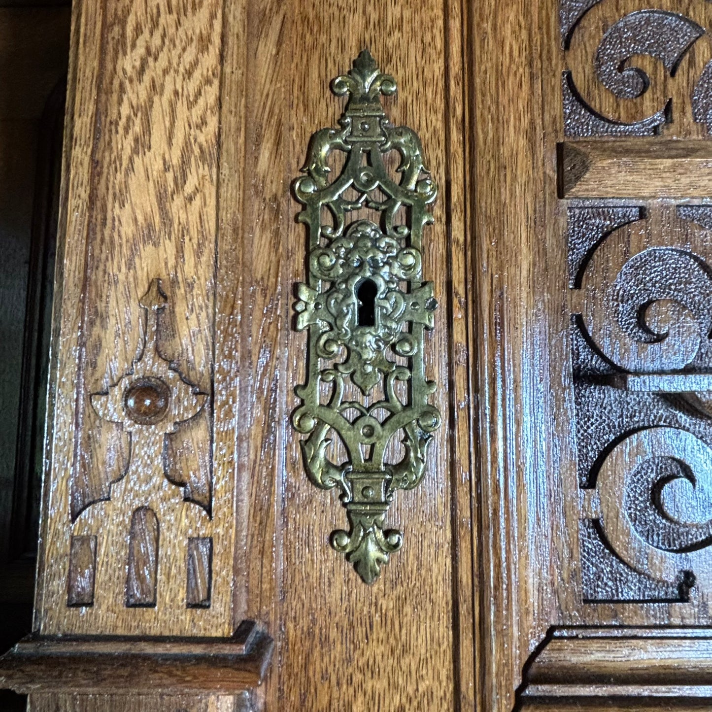 19th Century Wilhelminian Oak Buffet